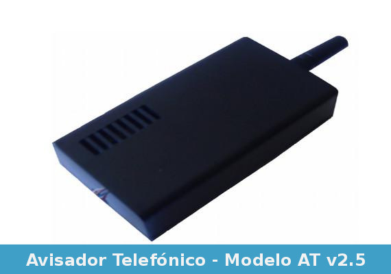 A través de mensajes de texto o llamada telefónica el Avisador Telefónico - Modelo AT v2.5 envía el reporte de activación de alarma o falla detectada a cinco destinatarios. Además, el equipo está preparado para activar/desactivar la alarma por medio de mensajes de texto.